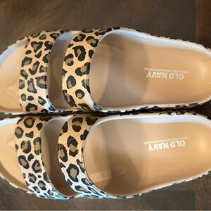 Old Navy Tan and Black Trendy Slide Sandals